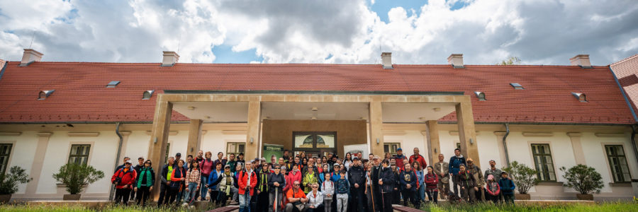 Emlékkel a szívben, közösségben az úton