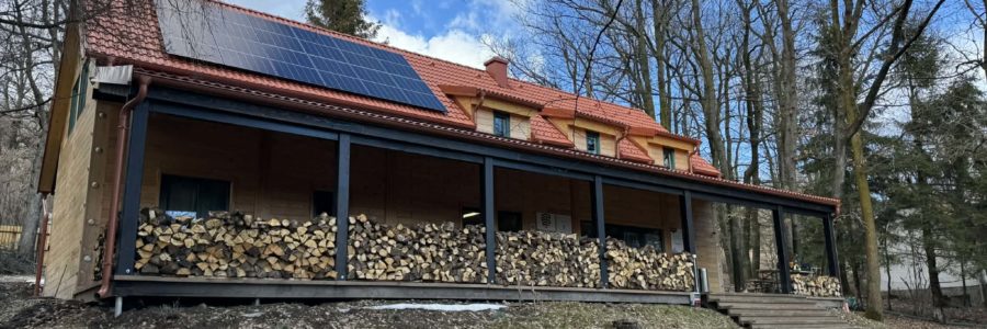 Napelemmel bővült a dobogókői Hazajáró Turistaház